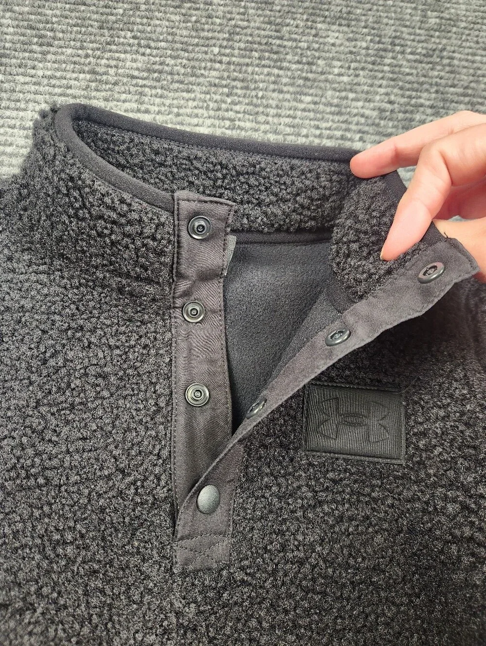 Under Armour Kids Sherpa Quarter-Snap Pullover Sz:6 NWOT Black Teddy Pockets